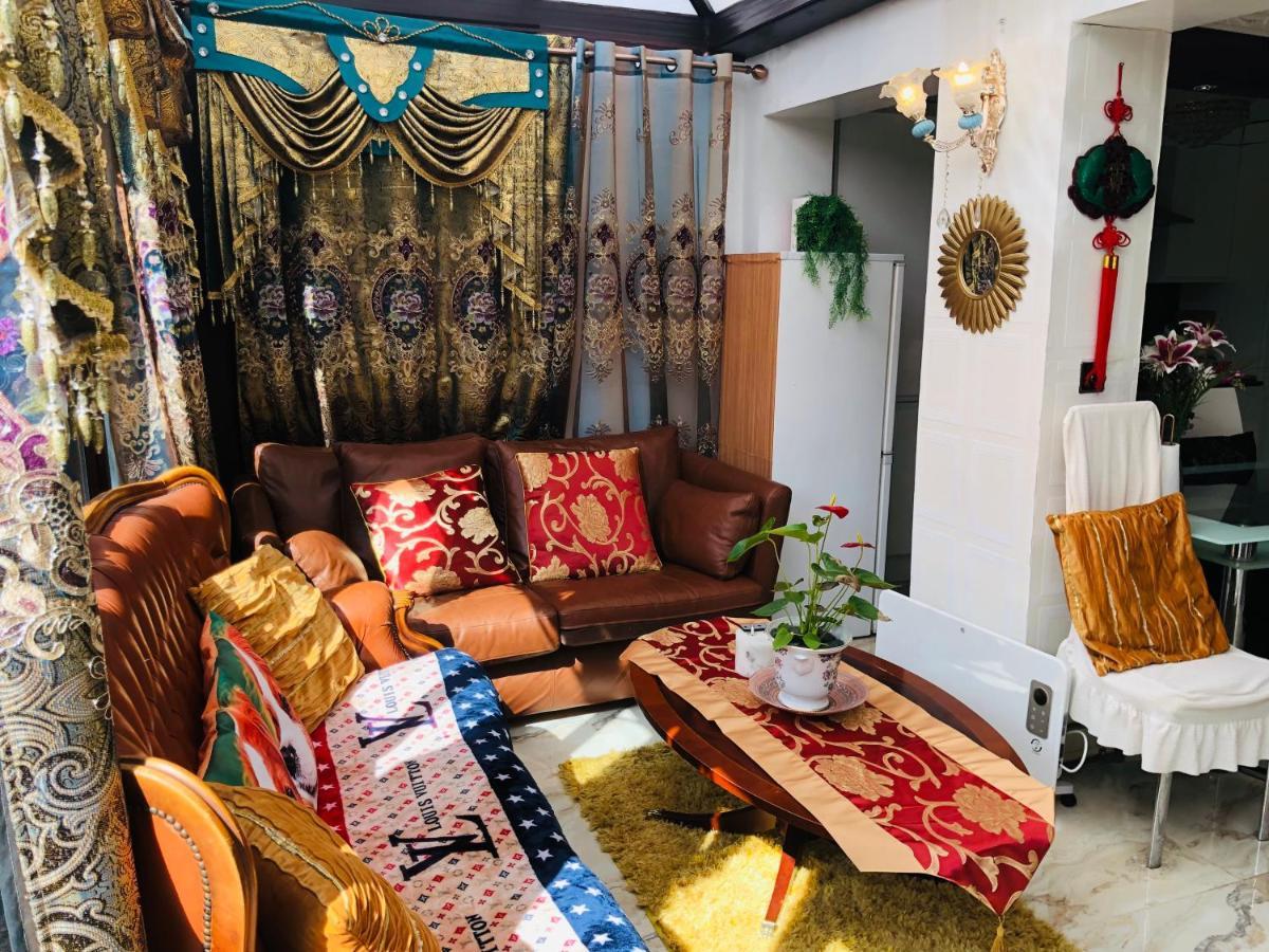 Cheerful 4 Bedroom House With Garden Free Parking Londýn Exteriér fotografie