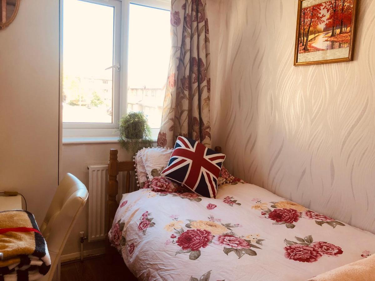 Cheerful 4 Bedroom House With Garden Free Parking Londýn Exteriér fotografie